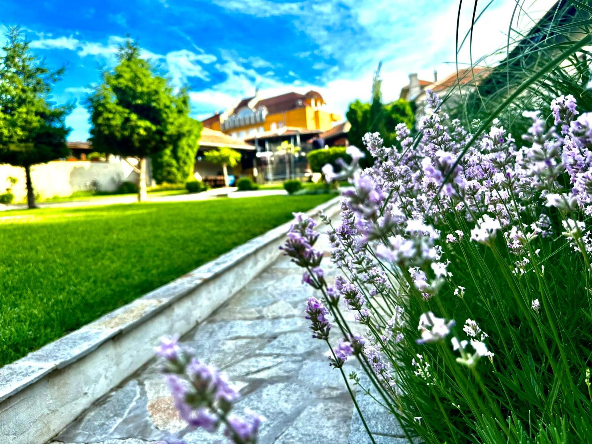 Guestrooms Stoyanovi Tschernomorez Exterior foto