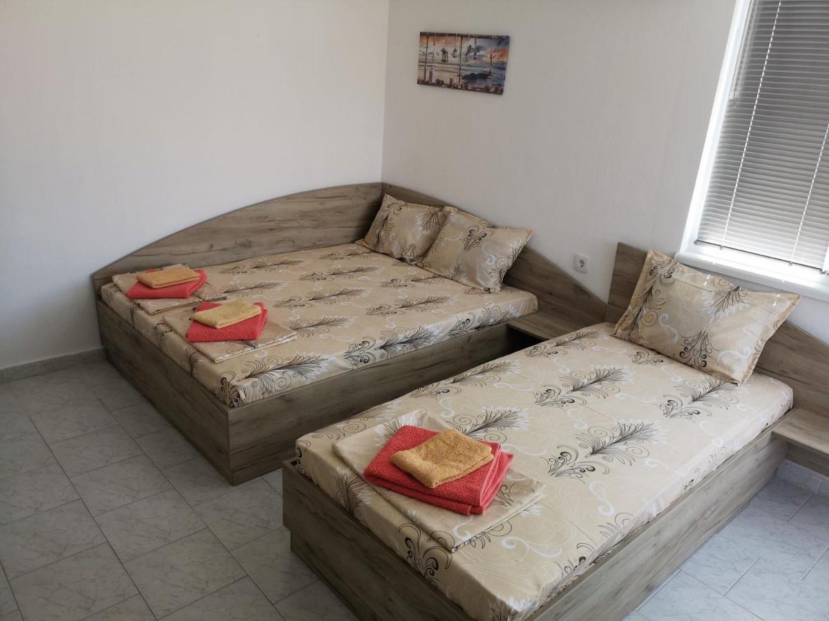 Guestrooms Stoyanovi Tschernomorez Exterior foto